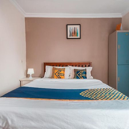 Spot On 2033 Kayumanis Homestay Syariah Giacarta Esterno foto