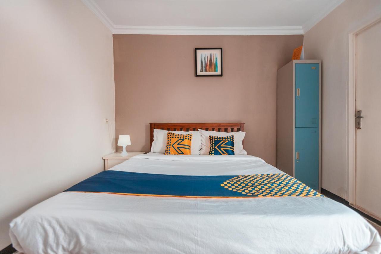 Spot On 2033 Kayumanis Homestay Syariah Giacarta Esterno foto