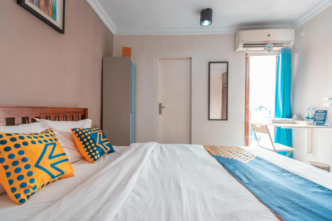 Spot On 2033 Kayumanis Homestay Syariah Giacarta Esterno foto